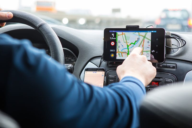 GPS intégré dans une voiture